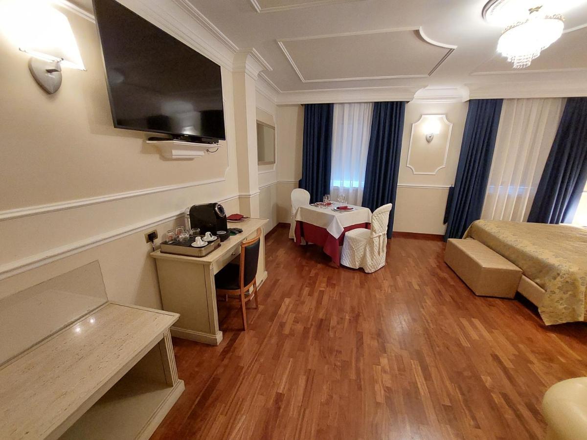 Hotel Villa Medici Rocca San Giovanni Exterior foto