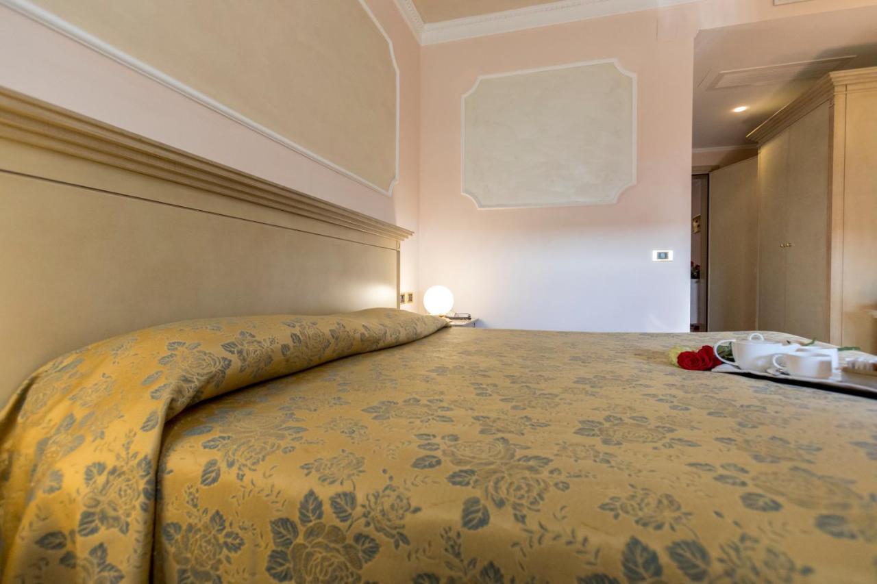 Hotel Villa Medici Rocca San Giovanni Exterior foto